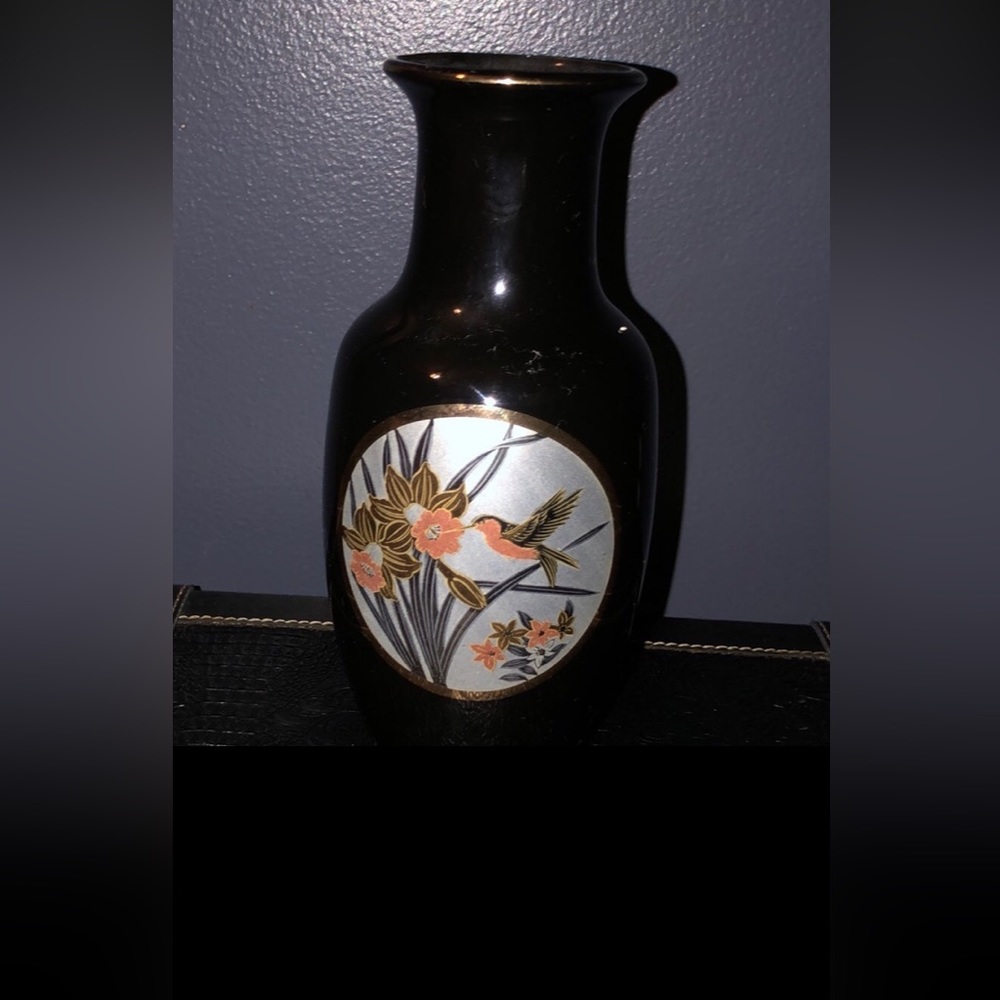 Fine china vase with flower and hummingbird